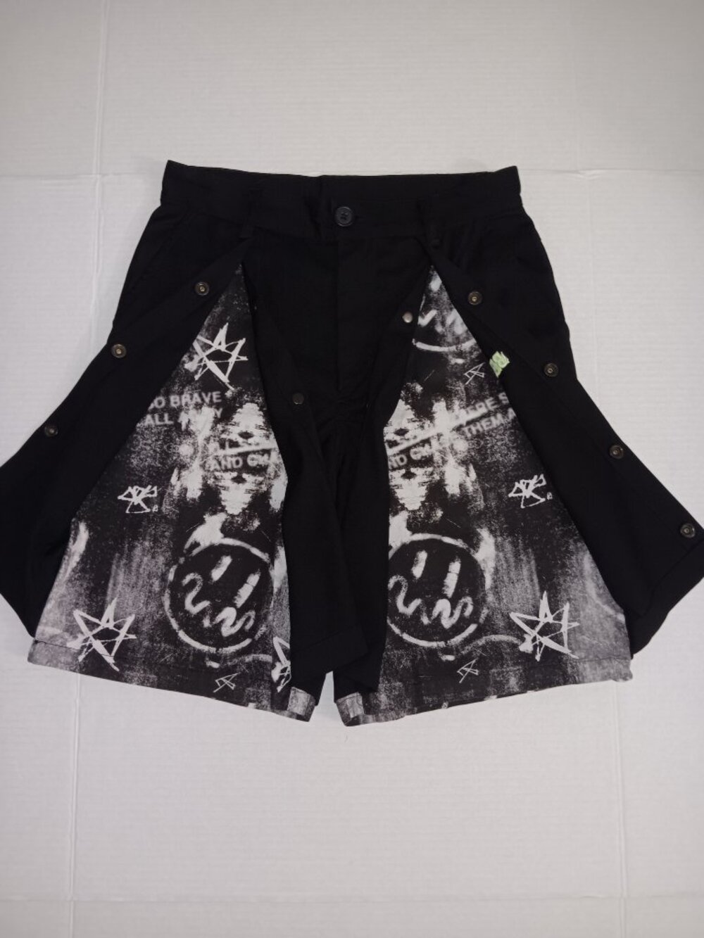 BEASTER SNAP BUTTON BREAKAWAY GRAPHIC SHORTS